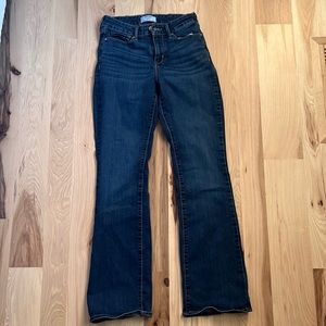 Denizen from Levi’s Mid-rise bootcut Jeans 27W 32L